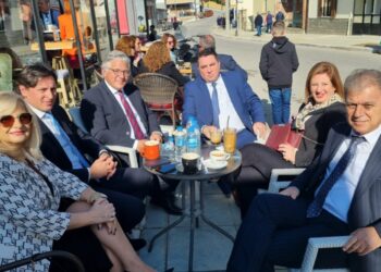 Σιάτιστα: Για καφέ μετά την εκκλησία, Αμανατίδης, Ζευκλής, Γκερεχτές και Μαγιάγκας. Φώτο