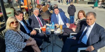 Σιάτιστα: Για καφέ μετά την εκκλησία, Αμανατίδης, Ζευκλής, Γκερεχτές και Μαγιάγκας. Φώτο