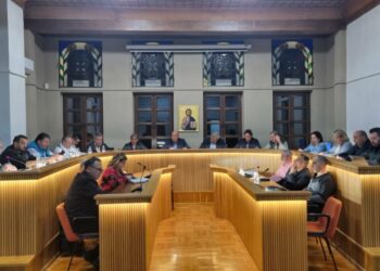 Βόιο: Ροντέο έγινε η συνεδρίαση.  Διακοπή και αποχώρηση της αντιπολίτευσης.  Βίντεο