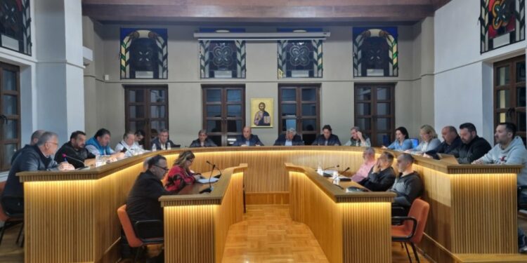 Βόιο: Ροντέο έγινε η συνεδρίαση.  Διακοπή και αποχώρηση της αντιπολίτευσης.  Βίντεο