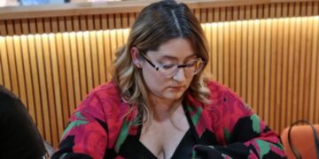 Νεάπολη: Κοπή και αντικατάστασή του κέδρου στον πεζόδρομο