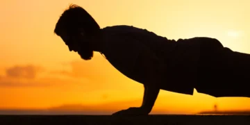 Οι 5 ασκήσεις που χρειάζονται οι άνδρες άνω των 40 ετών