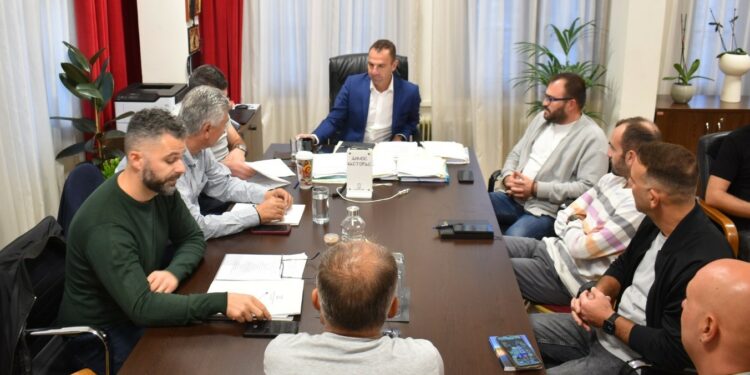 Σειρά συσκέψεων του Δημάρχου Γιάννη Κορεντσίδη με βασικό αντικείμενο την τουριστική αναβάθμιση της Καστοριάς