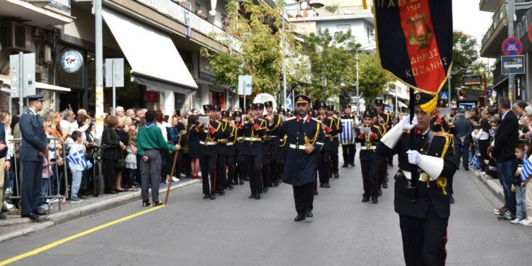 Με λαμπρότητα ο εορτασμός των 112ων Ελευθερίων της Κοζάνης – Γιάννης Κοκκαλιάρης: «Σύμβολο ενότητας, ομοψυχίας και προσφοράς, η 11η Οκτωβρίου» (Φωτογραφίες)