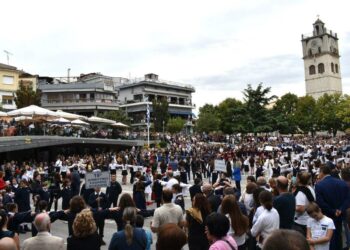 Με λαμπρότητα ο εορτασμός των 112ων Ελευθερίων της Κοζάνης – Γιάννης Κοκκαλιάρης: «Σύμβολο ενότητας, ομοψυχίας και προσφοράς, η 11η Οκτωβρίου» (Φωτογραφίες)