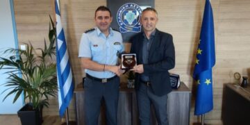 Εθιμοτυπική επίσκεψη Αξιωματικού Συνδέσμου της Πρεσβείας της Κυπριακής Δημοκρατίας, στο Διευθυντή Αστυνομίας Καστοριάς, στο Αστυνομικό Μέγαρο Καστοριάς