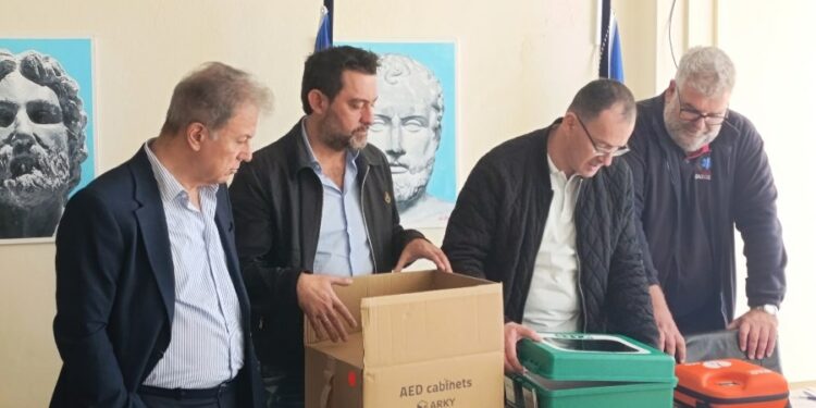 Παράδοση 20 απινιδωτών σε φορείς και συλλόγους από την Περιφέρεια Δυτικής Μακεδονίας