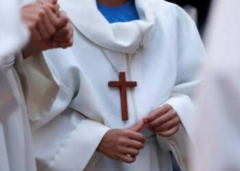 Σκάνδαλο στην Καθολική Εκκλησία της Ελλάδος: Ιερείς υπεξαίρεσαν 3 εκατ. και έκαναν ξέπλυμα σε νυχτερινά κέντρα