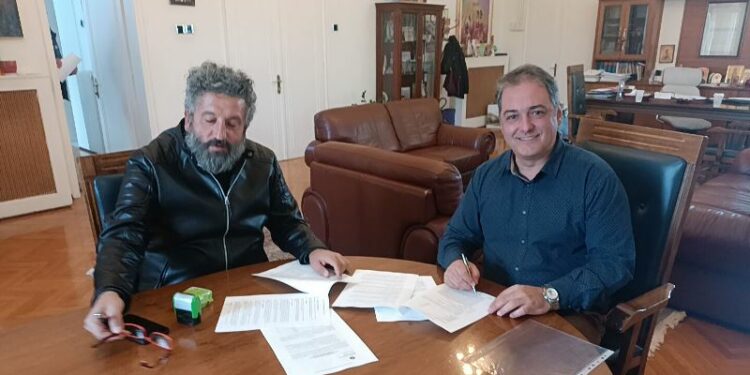 Δήμος Κοζάνης: Υπογραφή σύμβασης για βελτίωση υποδομών κεντρικής πλατείας Κοζάνης
