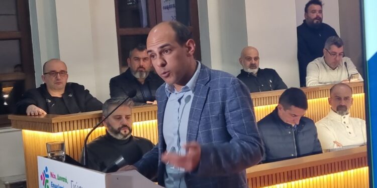 Σιάτιστα: Έγινε η παρουσίαση θέσεων και υποψηφίων για το Επιμελητήριο με επικεφαλής τον Γιώργο Παντελιδη.  Βίντεο