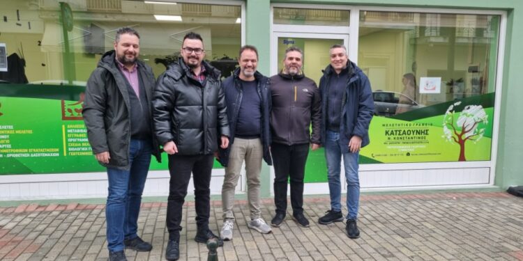 Σε καταστήματα της Νεάπολης ο Γιάννης Μητλιάγκας