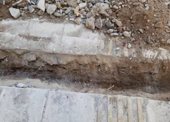 Απίθανες καταστάσεις στην πόλη της Κοζάνης-“Έσπασαν” το καινούριο πεζοδρόμιο στην Κωστή Παλαμά ένα μόλις μήνα μετά την κατασκευή του για να βάλουν οπτικές ίνες