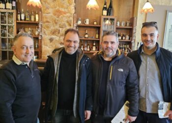 Συνάντηση του επικεφαλής Γιάννη Μητλιάγκα και υποψηφίων του συνδυασμού «Ανάπτυξης Επιμελητήριο» με τον Δήμαρχο Κοζάνης κ. Γιάννη Κοκκαλιάρη – Επισκέψεις σε τοπικές επιχειρήσεις