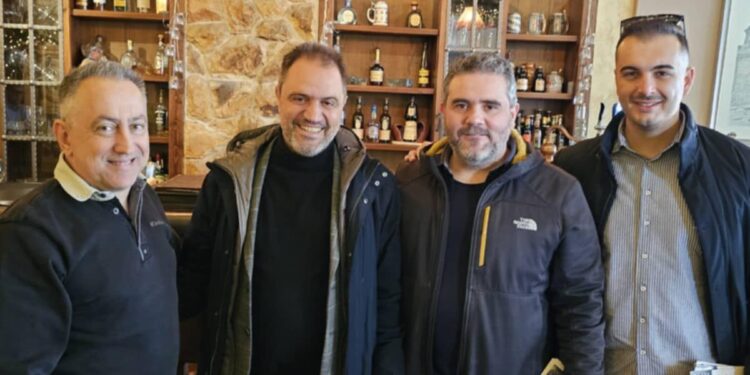 Συνάντηση του επικεφαλής Γιάννη Μητλιάγκα και υποψηφίων του συνδυασμού «Ανάπτυξης Επιμελητήριο» με τον Δήμαρχο Κοζάνης κ. Γιάννη Κοκκαλιάρη – Επισκέψεις σε τοπικές επιχειρήσεις