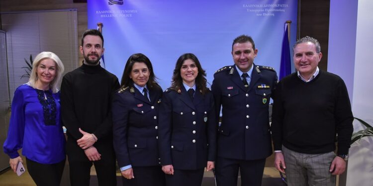 H Διεύθυνση Αστυνομίας Καστοριάς πραγματοποίησε με ιδιαίτερη επιτυχία ημερίδα με θέμα: «Ποιοτική προσέγγιση και καλές πρακτικές για ένα μοντέλο πρόληψης της παραβατικότητας των ανηλίκων»