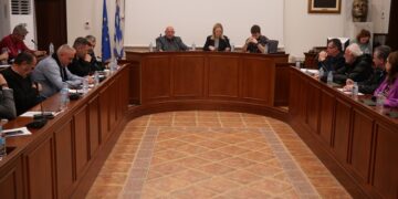 Ομόφωνο «ΟΧΙ» από το Δημοτικό Συμβούλιο Γρεβενών στην υποβάθμιση σχολικών μονάδων