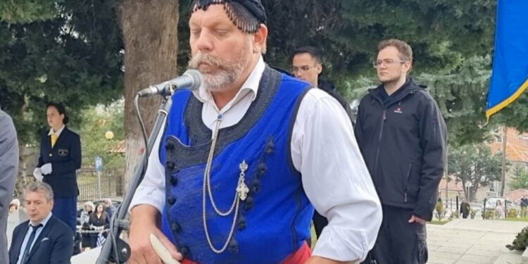 Σιάτιστα: Το συγκινητικό Ριζίτικο τραγούδι με τον Χαράλαμπο Σιδεράκη. Βίντεο