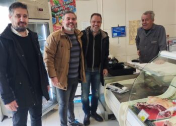 Επισκέψεις σε καταστήματα και επιχειρήσεις σε Αιανή και Λευκοπηγή από τον επικεφαλής Γιάννη Μητλιάγκα και υποψηφίους του συνδυασμού «Ανάπτυξης Επιμελητήριο»