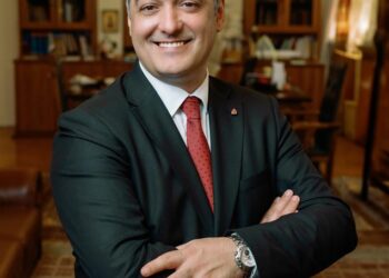 Το μήνυμα του Δημάρχου Κοζάνης Γιάννη Κοκκαλιάρη για την πρεμιέρα του έργου «Η αγάπη άργησε μια μέρα» που ανεβαίνει την Παρασκευή 15/11