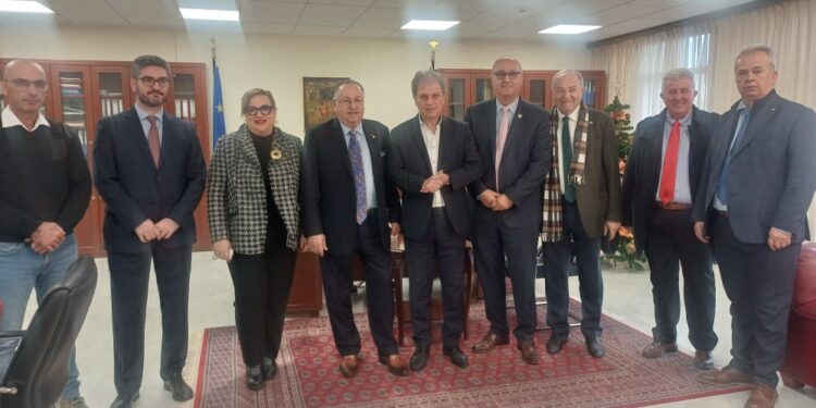 Συνάντηση του Περιφερειάρχη Δ. Μακεδονίας Γιώργου Αμανατίδη με στελέχη της AHEPA HELLAS HJ-15 Ioannis Trantas