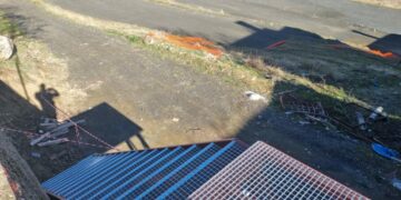 Μπήκε η σκάλα στο νέο πάρκινγκ στη Σιάτιστα. Βίντεο