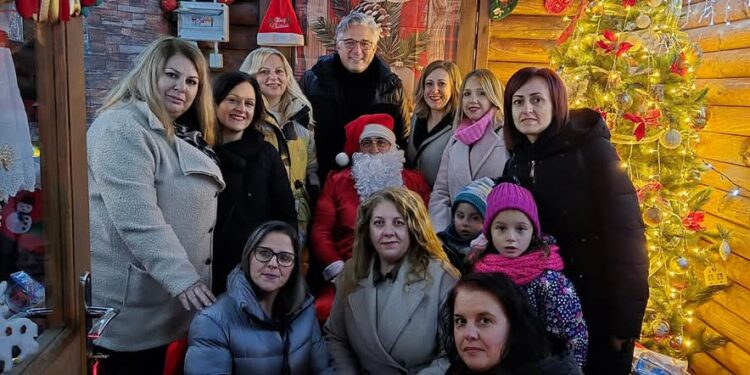 Βόιο: Από τη Γαλατινή ξεκίνησε η φωταγώγηση των Χριστουγεννιάτικων δέντρων.  Βίντεο