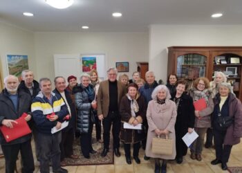 Τα κάλαντα στον Δήμαρχο Βοΐου από την χορωδία Νεάπολης.  Βίντεο