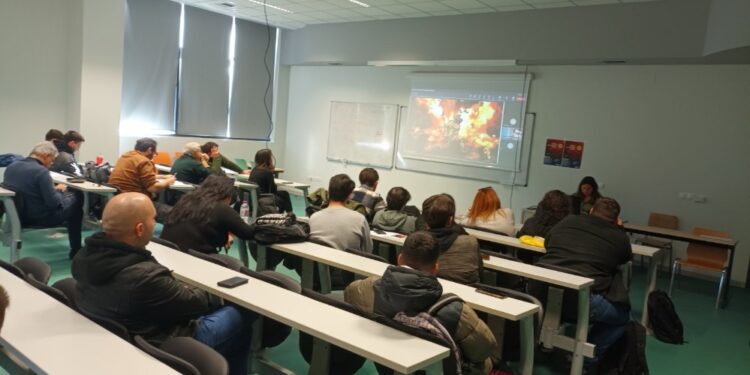 Η ΚΝΕ Παρουσίασε την έκδοση «Η νέα εποχή στην τεχνολογία απαιτεί και νέα εποχή στην κοινωνία»