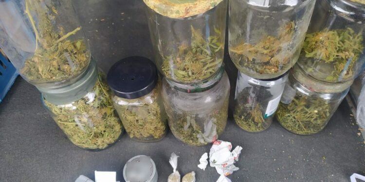 Φλώρινα: Συνελήφθη 54χρονος για κατοχή ακατέργαστης κάνναβης και κοκαΐνης