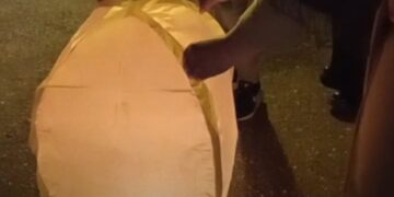 “Πέταξαν” τα Φαναράκια των ευχών στη Γαλατινή.  Βίντεο