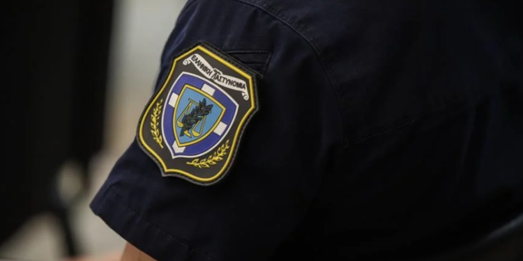Αποκαλύψεις για τον αστυνομικό της Βουλής: «Τα παιδιά δεν εξετάστηκαν ποτέ ιατροδικαστικά»