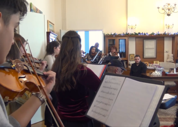 Δήμος Κοζάνης: Χριστουγεννιάτικες μελωδίες στο Δημαρχείο Κοζάνης από το Gala Εγχόρδων του Δημοτικού μας Ωδείου (Βίντεο)