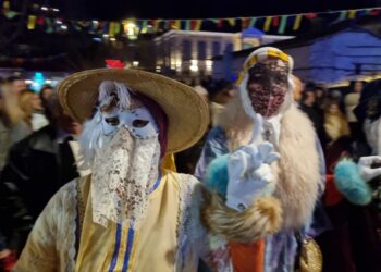 Σιάτιστα: Ξεκίνησαν τα Μπουμπουσιάρια.  Βίντεο