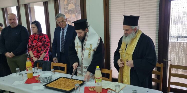 Έκοψαν την βασιλόπιτα τα ΚΑΠΗ Σιάτιστας και Γαλατινής. Βίντεο