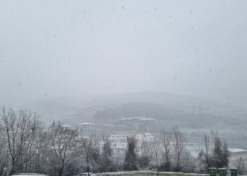 Πυκνή χιονόπτωση στη Σιάτιστα.  Βίντεο