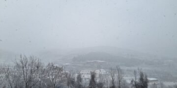 Πυκνή χιονόπτωση στη Σιάτιστα.  Βίντεο