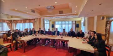 Τη βασιλόπιτα  έκοψαν οι εργαζόμενοι του Δήμου Βοΐου το μεσημέρι της Παρασκευής. Φωτογραφίες