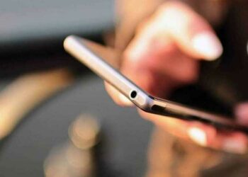 Προσοχή στις απάτες τύπου Caller ID spoofing: Από πλαστές τηλεφωνικές κλήσεις μέχρι deepfake φωνές και βίντεο χρησιμοποιούν οι επιτήδειοι