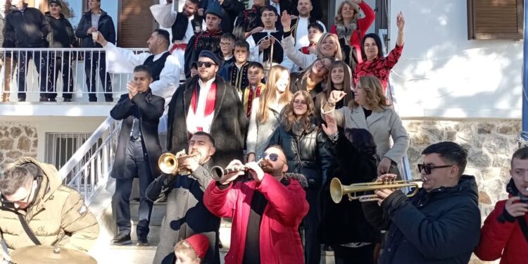 Φωτογραφίες από τα Μπουμπουσάρια στη Γαλατινή