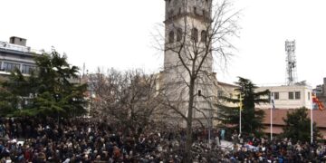 Βούλιαξε η πλατεία Κοζάνης στη διαμαρτυρία για τα Τέμπη.  Φωτογραφίες