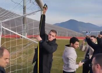 Β’ εθνική Γυναικών Αναβολή στο παιχνίδι Σειρήνες Γρεβενών-Βόλος γιατί τα δοκάρια στο γήπεδο Σιάτιστας ήταν πιο κοντά