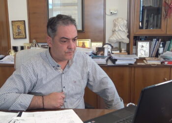 H τοποθέτηση του Δημάρχου Κοζάνης Γιάννη Κοκκαλιάρη στην τηλεδιάσκεψη με τον Υφυπουργό στον Πρωθυπουργό Θανάση Κοντογεώργη – «Το πρώτο πρόβλημα της περιοχής μας είναι η ανεργία» (Βίντεο)