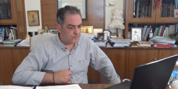 H τοποθέτηση του Δημάρχου Κοζάνης Γιάννη Κοκκαλιάρη στην τηλεδιάσκεψη με τον Υφυπουργό στον Πρωθυπουργό Θανάση Κοντογεώργη – «Το πρώτο πρόβλημα της περιοχής μας είναι η ανεργία» (Βίντεο)