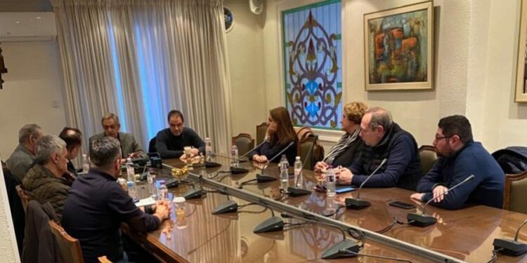 Ενημέρωση Π. Κουκουλόπουλου στα Επιμελητήρια της Δυτικής Μακεδονίας (ΕΒΕ, ΤΕΕ, ΓΕΩΤΕΕ, ΟΕΕ) για την Τροπολογία Ρήτρας Δίκαιης Μετάβασης