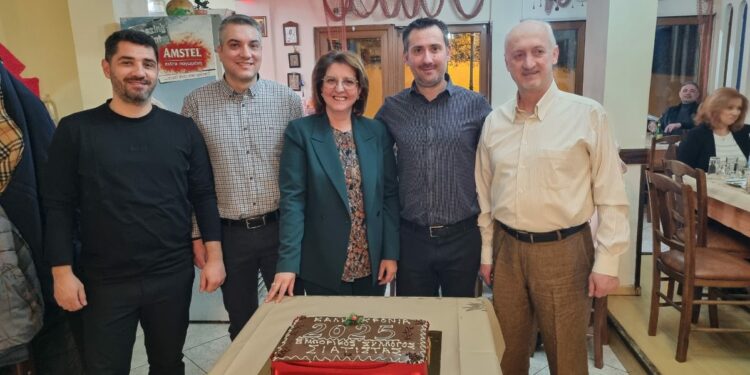 Ο Εμπορικός Σύλλογος Σιάτιστας έκοψε την Βασιλόπιτα. Βίντεο και φωτογραφίες