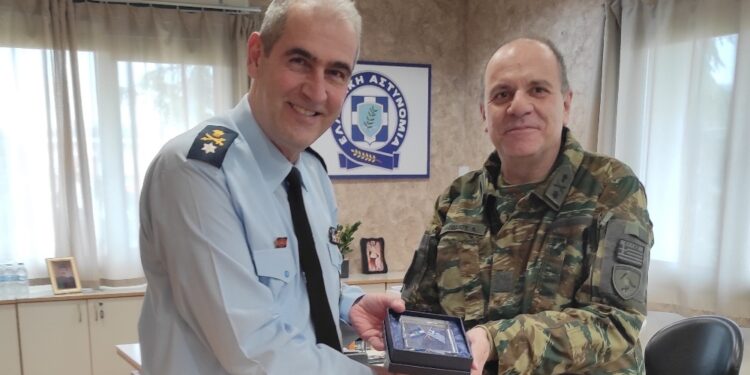 Εθιμοτυπική επίσκεψη του νέου Διοικητή της 9ης Μηχανοποιημένης Ταξιαρχίας στον Γενικό Περιφερειακό Αστυνομικό Διευθυντή Δυτικής Μακεδονίας