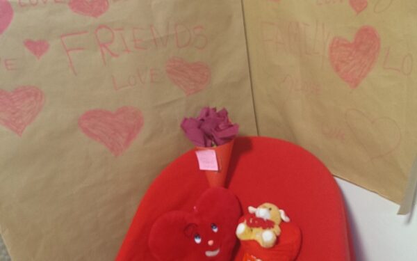 Ημέρα του Αγίου Βαλεντίνου: Αγάπη χωρίς σύνορα στο Κέντρο Φιλοξενίας Ασυνόδευτων Ανηλίκων Πενταλόφου