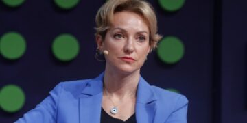 Η Υφυπουργός Περιβάλλοντος και Ενέργειας Αλεξάνδρα Σδούκου στην Κοζάνη για την παρουσίαση επτά νέων προγραμμάτων ενεργειακής αναβάθμισης