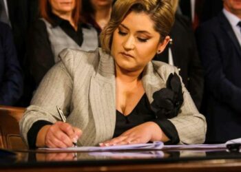 Θωμαή Κορδίστα: Αυτοκράτορας και στον εκφοβισμό (bullying) υπαλλήλων