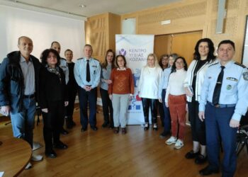 Eνημερωτική διάλεξη απευθυνόμενη στο αστυνομικό προσωπικό της Διεύθυνσης Αστυνομίας Κοζάνης την πρόληψη του καρκίνου από προσωπικό του Κέντρου Υγείας Κοζάνης .